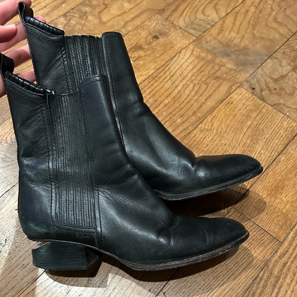 Alexander Wang Anouck Chelsea Boots | Rose Gold | 38 - Picture 9 of 11